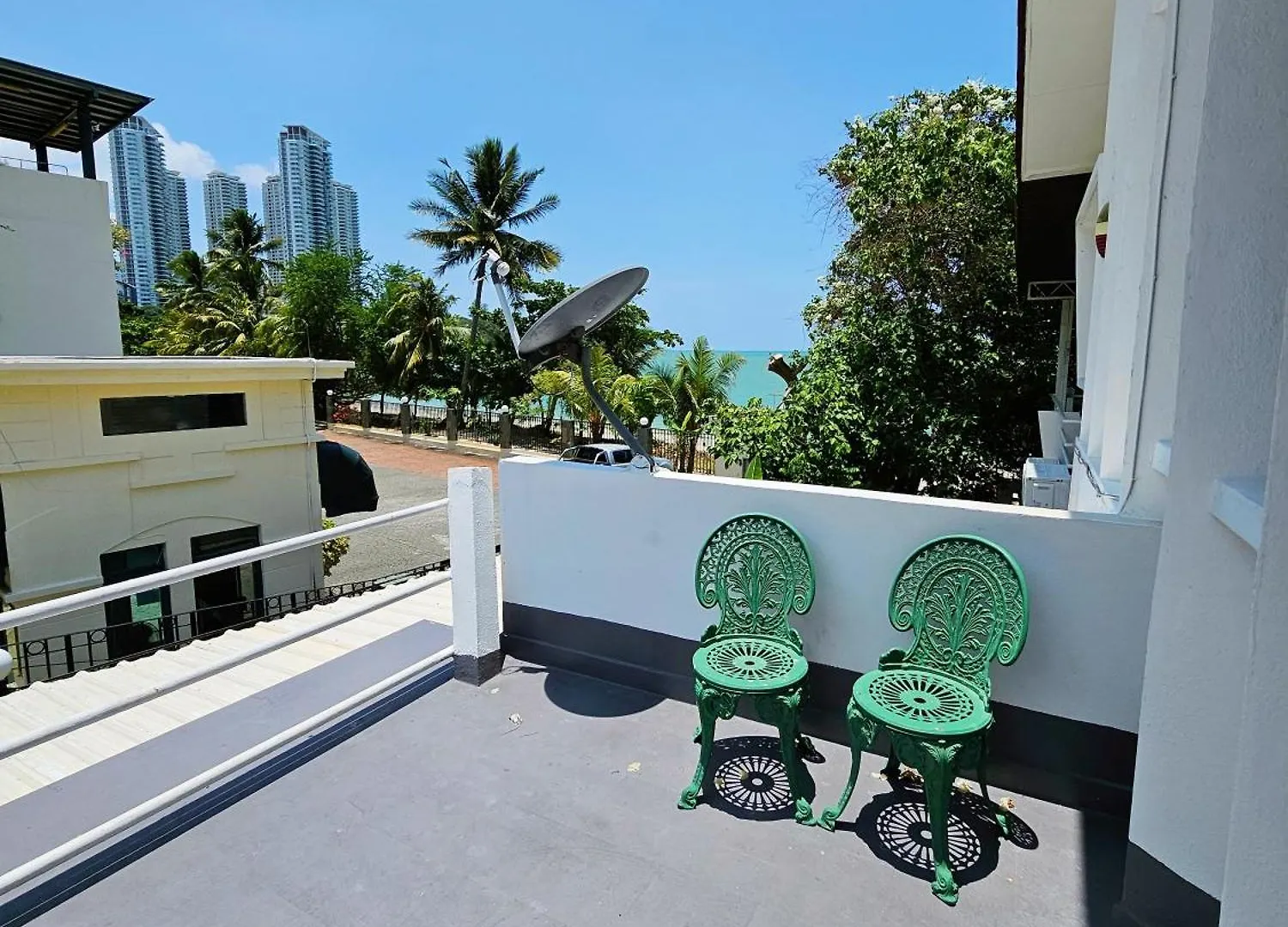 Little Heaven By Sky Hive, A Beach Front Bungalow Tanjung Bungah  0*, Tanjung Bungah (Penang)