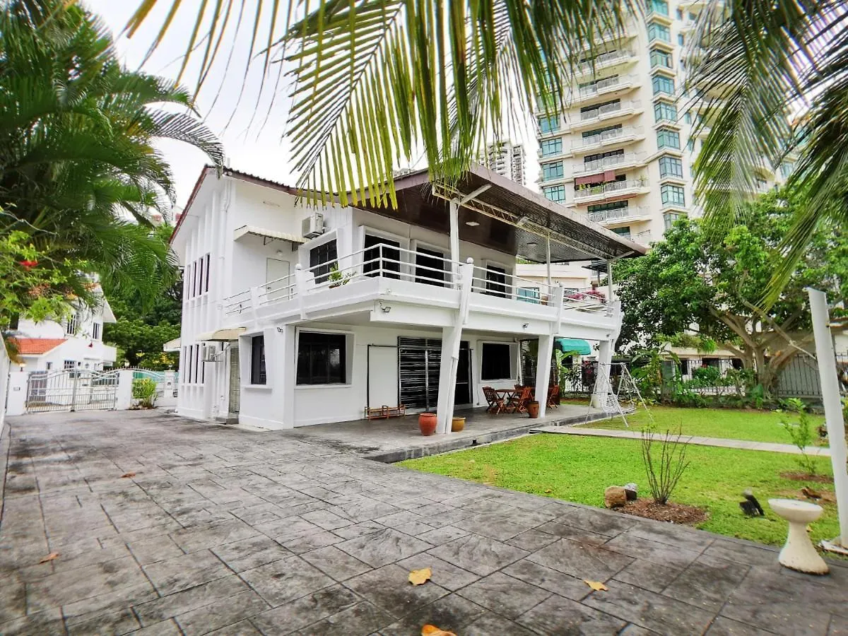 Little Heaven By Sky Hive, A Beach Front Bungalow Tanjung Bungah  Villa