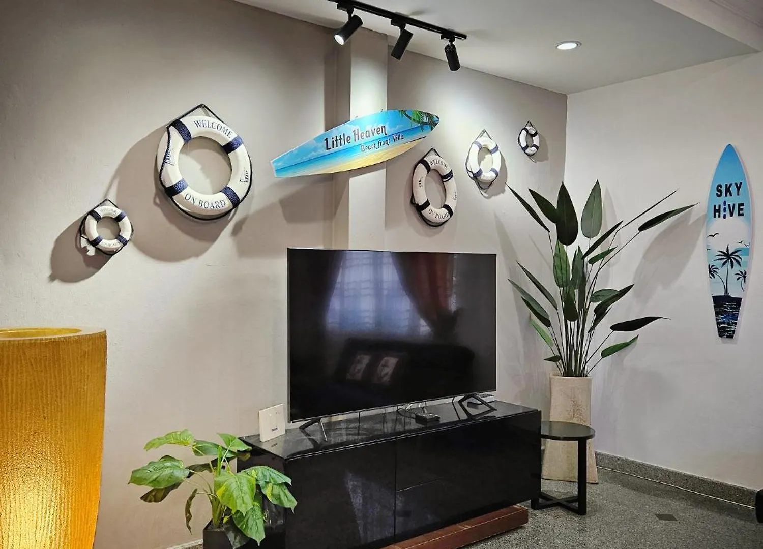 Little Heaven By Sky Hive, A Beach Front Bungalow Tanjung Bungah  Villa Tanjung Bungah (Penang)