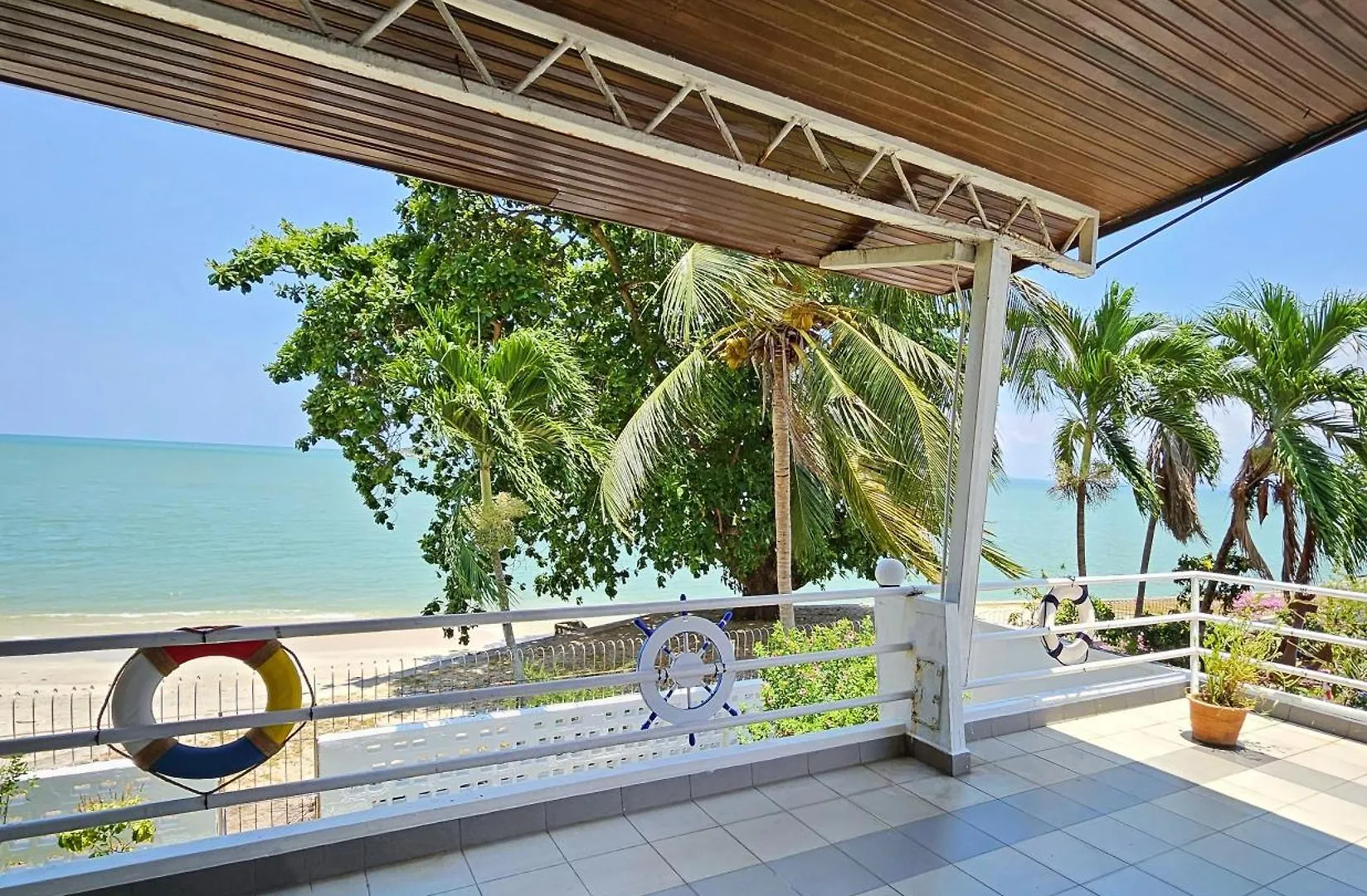 Little Heaven By Sky Hive, A Beach Front Bungalow Tanjung Bungah  0*, Tanjung Bungah (Penang) Malaysia