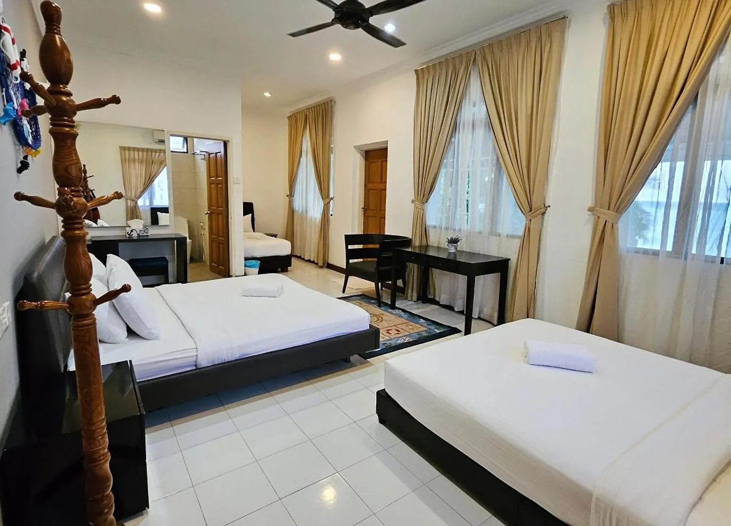 Little Heaven By Sky Hive, A Beach Front Bungalow Tanjung Bungah  Tanjung Bungah (Penang)
